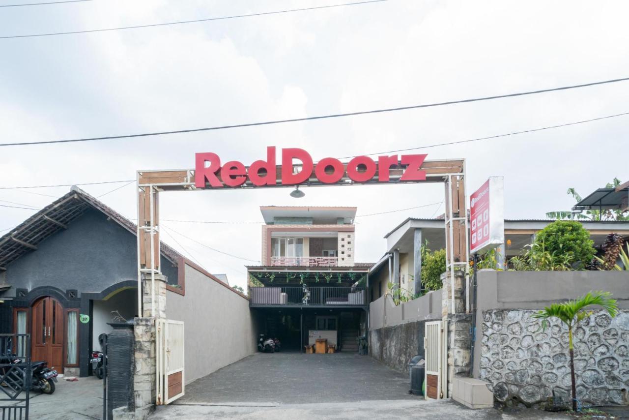 Reddoorz At Villa Akbar 3 Batu  Exterior foto